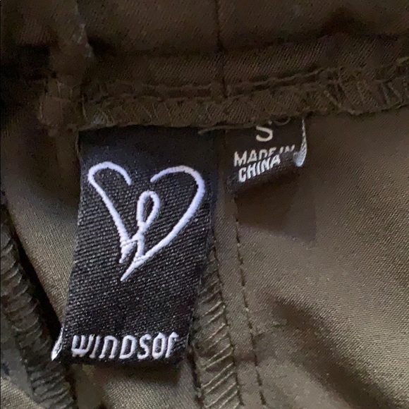 Stylish olive green shorts - Picture 2 of 5